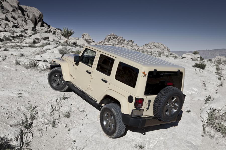  Jeep Wrangler Unlimited Mojave 2011 года  (фото 34 из 46)